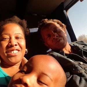 Meet your Posher, Lois